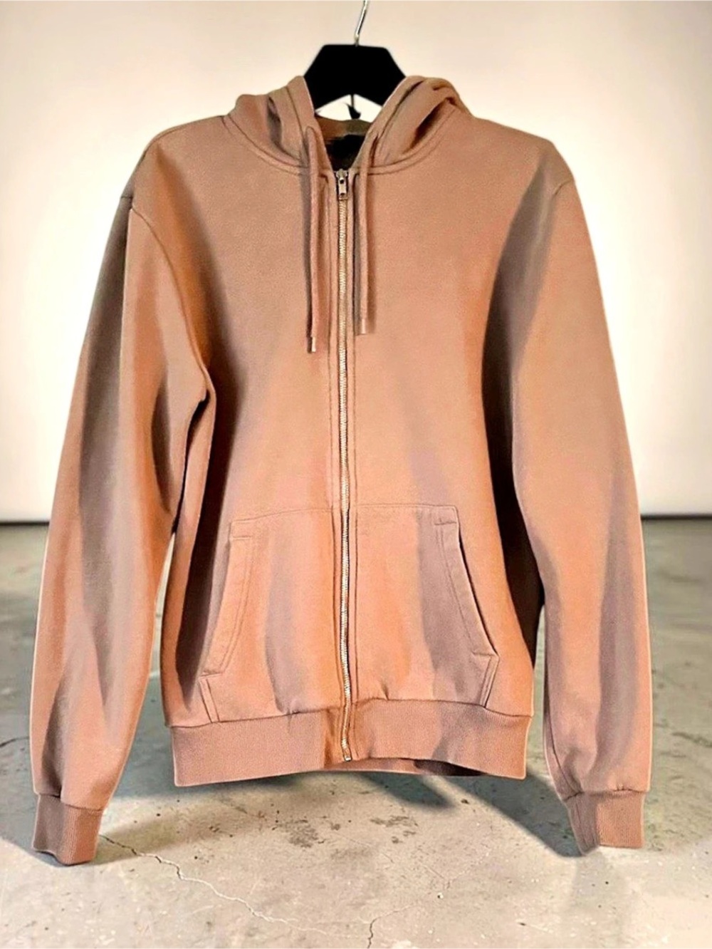 DIVIDED Hoodie size M